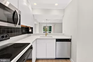 9468 Clocktower Ln, Columbia, MD 21046 - Photo 5