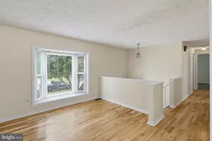 5571 Hunting Horn Dr, Ellicott City, MD 21043 - Photo 3