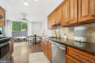 10590 Faulkner Ridge Cir, Columbia, MD 21044 - Photo 11