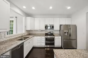 7239 Lyndsey Way, Elkridge, MD 21075 - Photo 3