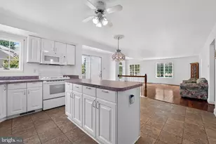 2903 Chestnut Hill Dr, Ellicott City, MD 21043 - Photo 3