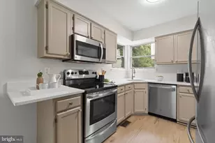 7837 Whistling Pines Ct N, Ellicott City, MD 21043 - Photo 3