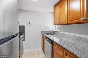 10650 Green Mountain Cir, Columbia, MD 21044 - Photo 17
