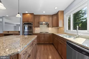 4706 Bates Dr, Ellicott City, MD 21043 - Photo 7