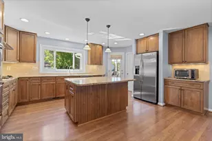 4706 Bates Dr, Ellicott City, MD 21043 - Photo 3