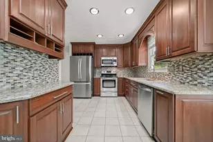 8209 Mossy Stone Ct, Laurel, MD 20723 - Photo 3