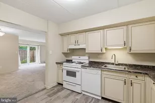 10358 Faulkner Ridge Cir, Columbia, MD 21044 - Photo 9