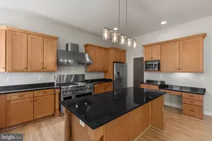 9724 Centennial Meadows Ln, Ellicott City, MD 21042 - Photo 7