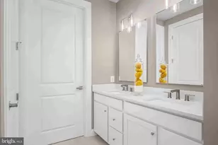 5416 Pondview Ln, Ellicott City, MD 21043 - Photo 9