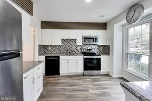 5875 Rowanberry Dr, Elkridge, MD 21075 - Photo 11