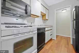 10572 Twin Rivers Rd, Columbia, MD 21044 - Photo 17