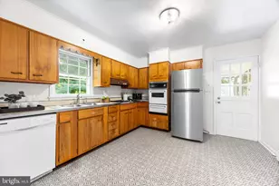 2933 Bethany Ln, Ellicott City, MD 21042 - Photo 9