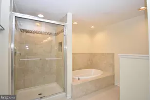 8673 Cooperhawk Ct, Columbia, MD 21045 - Photo 11