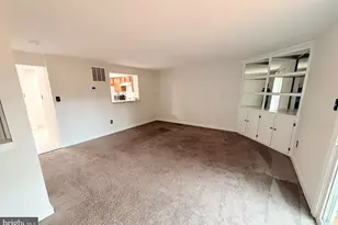 5717 Rowanberry Dr, Elkridge, MD 21075 - Photo 5