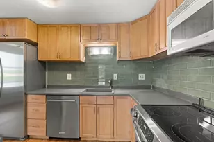 7216 Sleepsoft Cir, Columbia, MD 21045 - Photo 3