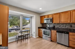 7737 Chatfield Ln, Ellicott City, MD 21043 - Photo 3