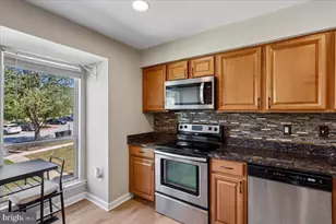 7737 Chatfield Ln, Ellicott City, MD 21043 - Photo 5