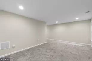 7465 Swan Point Way, Columbia, MD 21045 - Photo 27