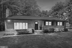2802 Greenway Dr, Ellicott City, MD 21042 - Photo 1