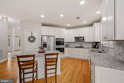8208 Michaels Rdg, Ellicott City, MD 21043 - Photo 17