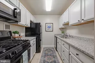 10850 Green Mountain Cir, Columbia, MD 21044 - Photo 7