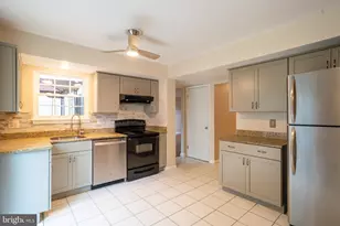 9406 Glen Ridge Dr, Laurel, MD 20723 - Photo 17