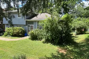 5823 Folkstone Rd, Bethesda, MD 20817 - Photo 3