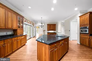 8605 Burning Tree Rd, Bethesda, MD 20817 - Photo 15