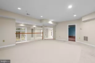 8605 Burning Tree Rd, Bethesda, MD 20817 - Photo 37