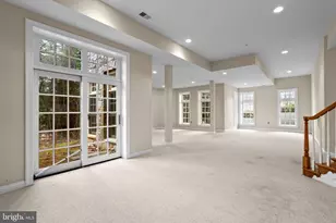 8605 Burning Tree Rd, Bethesda, MD 20817 - Photo 33