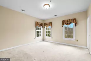 8605 Burning Tree Rd, Bethesda, MD 20817 - Photo 29