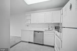 5225 Pooks Hill Rd, Bethesda, MD 20814 - Photo 5