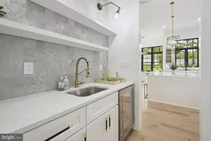 9210 Marseille Dr, Potomac, MD 20854 - Photo 9