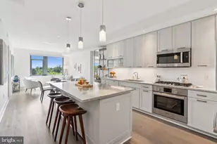 4960 Fairmont Ave, Bethesda, MD 20814 - Photo 1