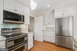 9208 Orchard Brook Dr, Potomac, MD 20854 - Photo 9