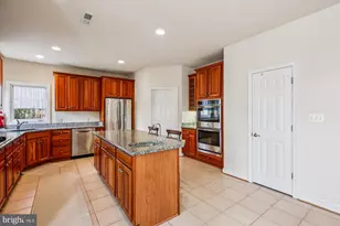 7 Big Oak Ct, Rockville, MD 20850 - Photo 17