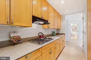 5225 Pooks Hill Rd, Bethesda, MD 20814 - Photo 17