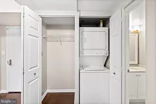 10101 Grosvenor Pl, Rockville, MD 20852 - Photo 15