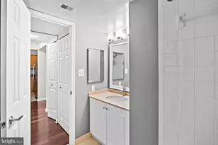 10101 Grosvenor Pl, Rockville, MD 20852 - Photo 17