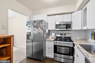 12 Monroe St, Rockville, MD 20850 - Photo 17