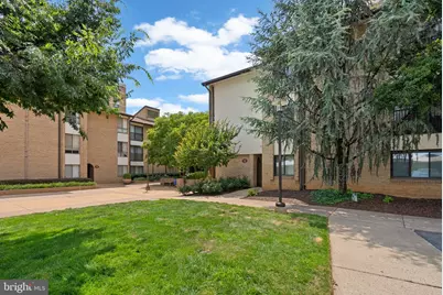 12 Monroe Street #12-201, Rockville, MD 20850 - Photo 3