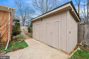 9804 N Inglemere Dr, Bethesda, MD 20817 - Photo 29