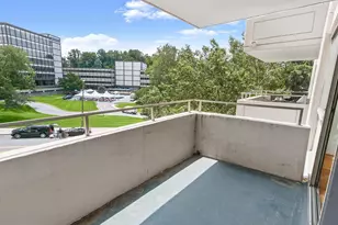 4515 Willard Ave, Chevy Chase, MD 20815 - Photo 5