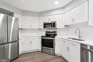 10901 Whiterim Dr, Potomac, MD 20854 - Photo 5