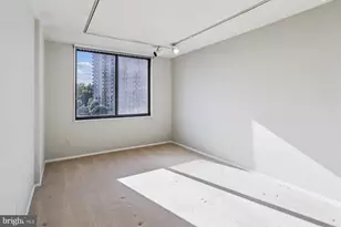 5225 Pooks Hill Rd, Bethesda, MD 20814 - Photo 17