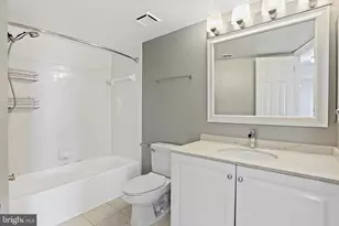 10101 Grosvenor Pl, Rockville, MD 20852 - Photo 17