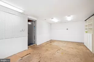 13601 Valley Dr, Rockville, MD 20850 - Photo 43