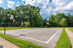 11305 Commonwealth Dr, Rockville, MD 20852 - Photo 31