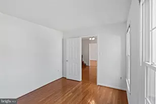 9 Coachlamp Ct, Silver Spring, MD 20906 - Photo 9