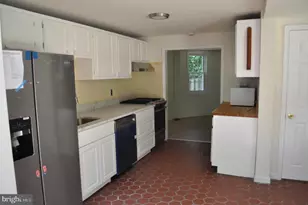 4302 Locust Ln, Bethesda, MD 20816 - Photo 9